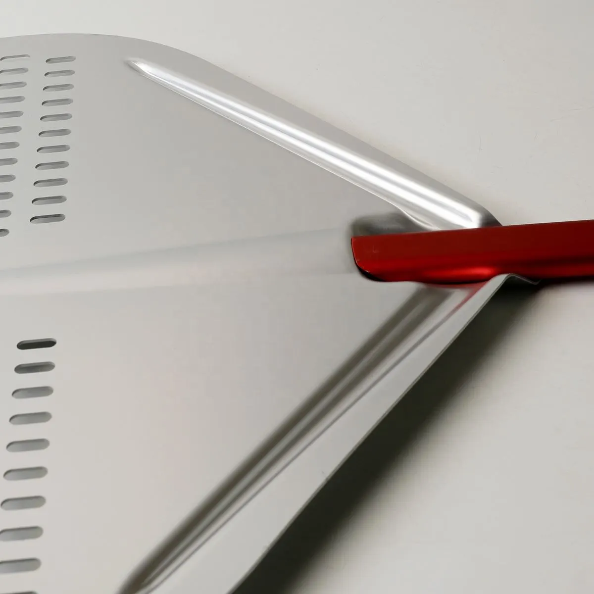 Aluminium Perforated Pizza Peel with 80 cm Handle Hard Anodised Blade 5